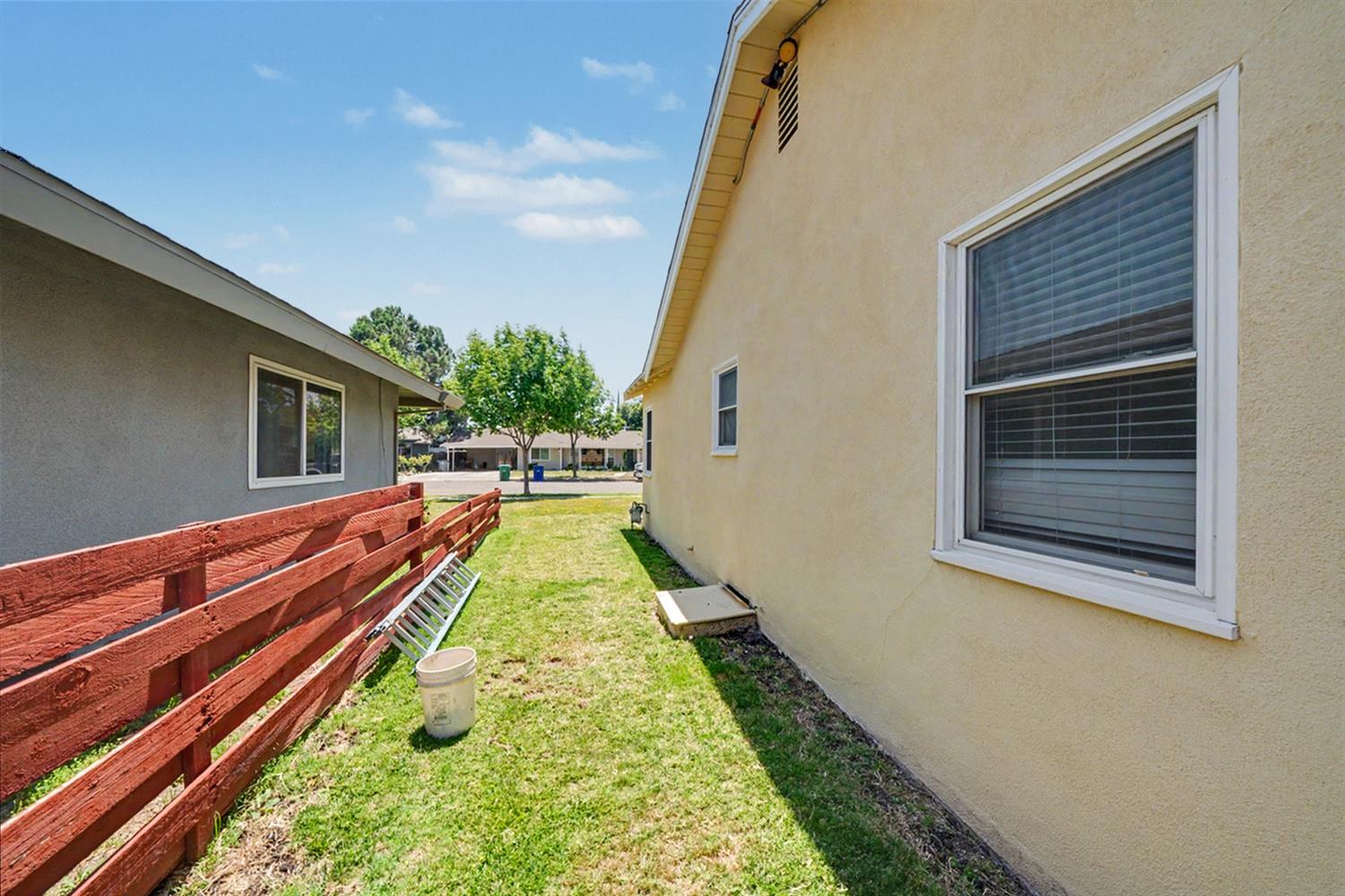2374 N Olive St, Dos Palos, CA 93620