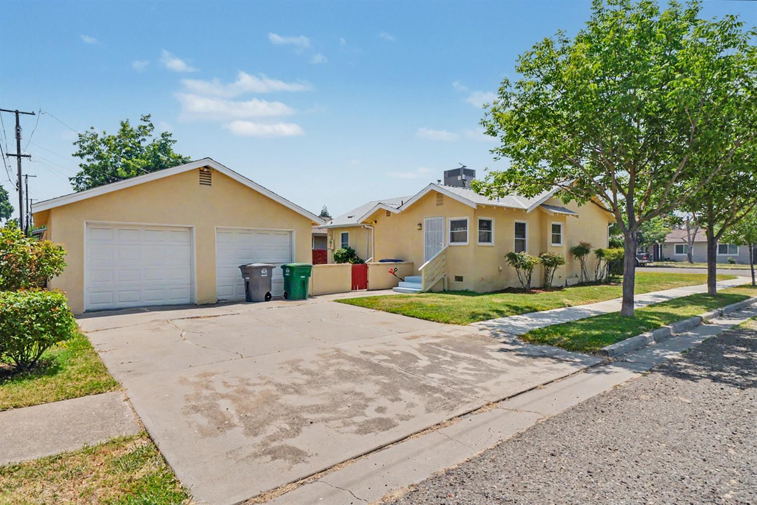 2374 N Olive St, Dos Palos, CA 93620