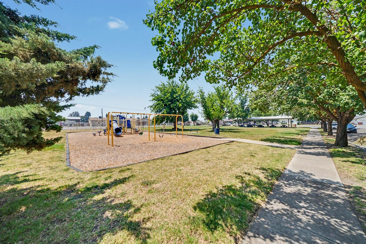 2374 N Olive St, Dos Palos, CA 93620
