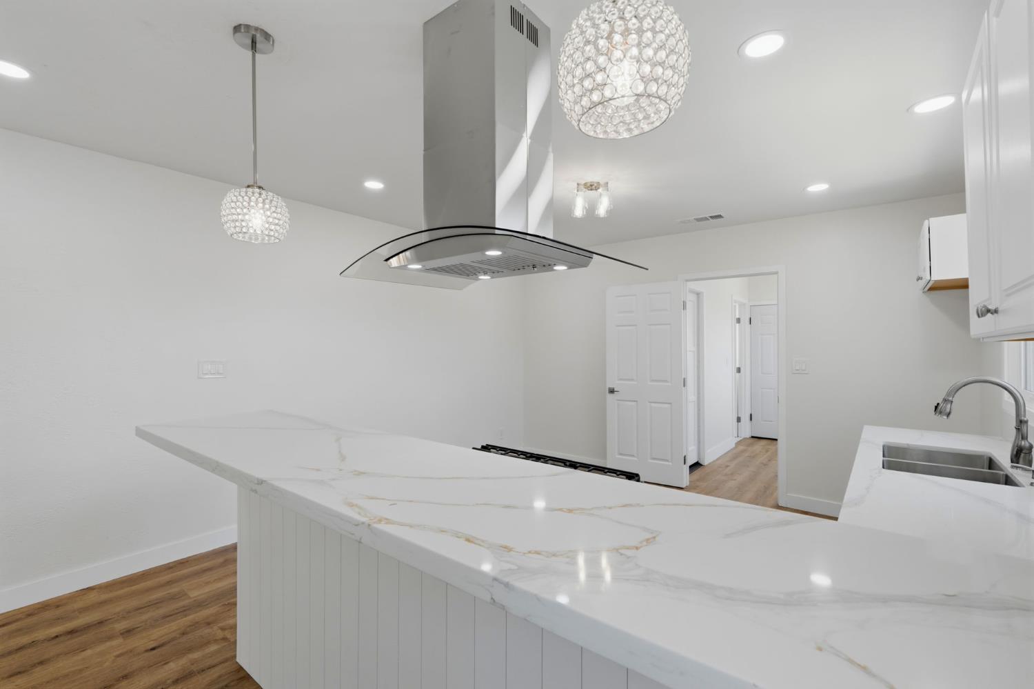 35 S Howland St, Porterville, CA 93257