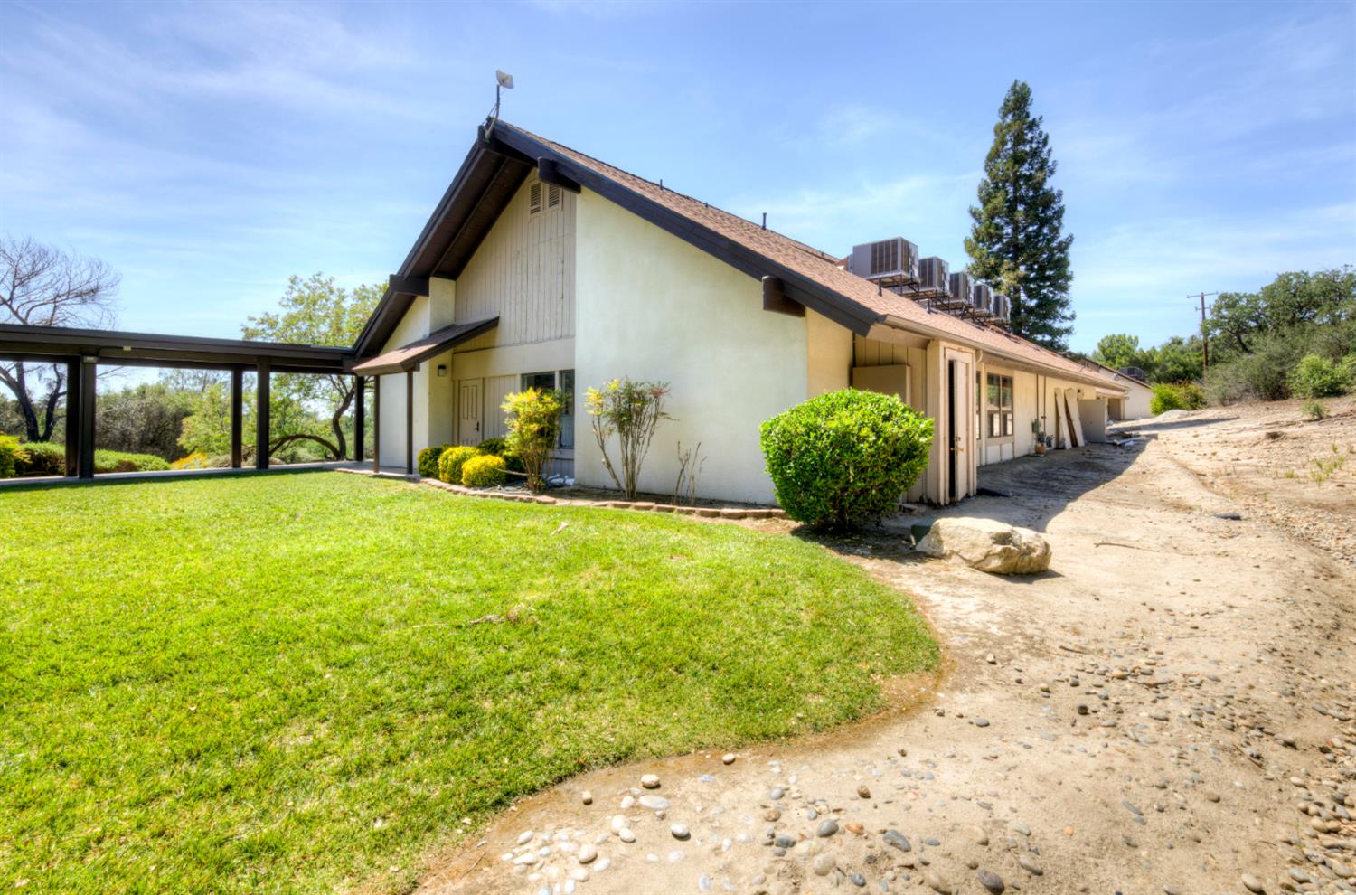 31975 Lodge Rd, Auberry, CA 93602