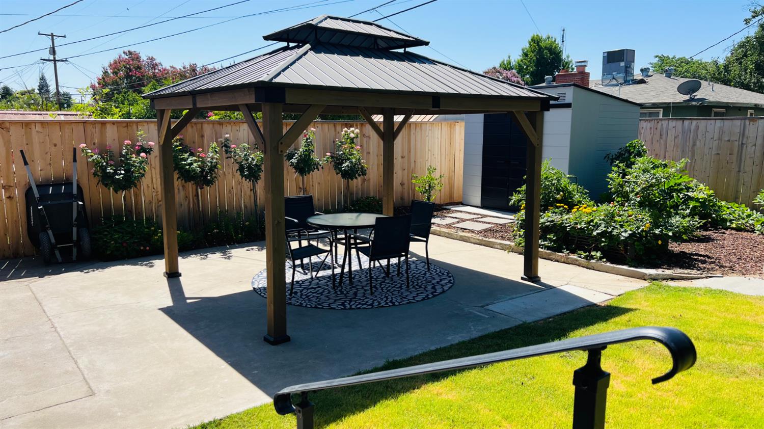 4842 E Simpson Ave, Fresno, CA 93703
