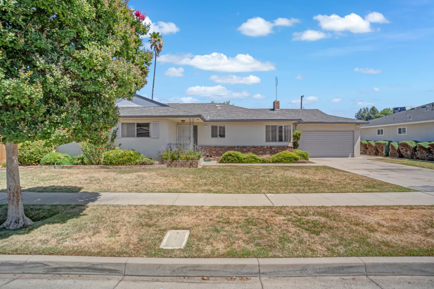 758 E Dovewood Ln, Fresno, CA 93710