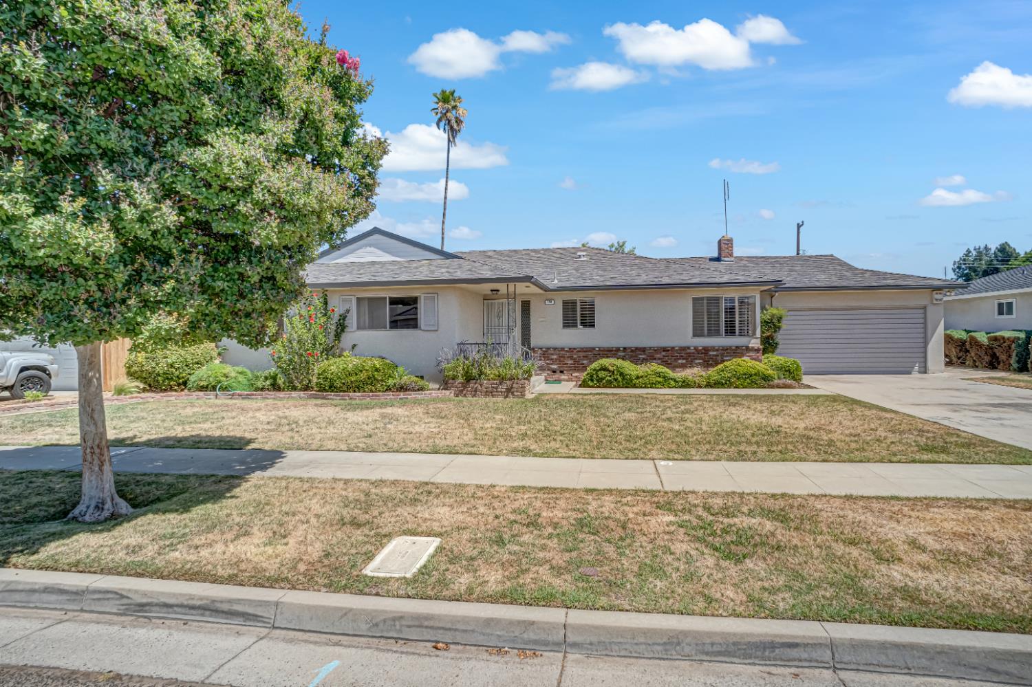 758 E Dovewood Ln, Fresno, CA 93710