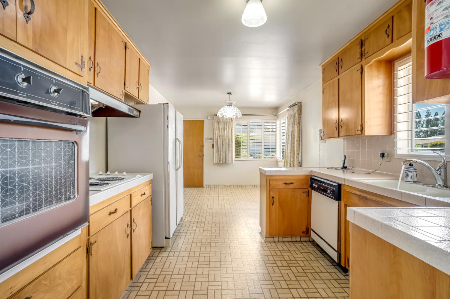 758 E Dovewood Ln, Fresno, CA 93710