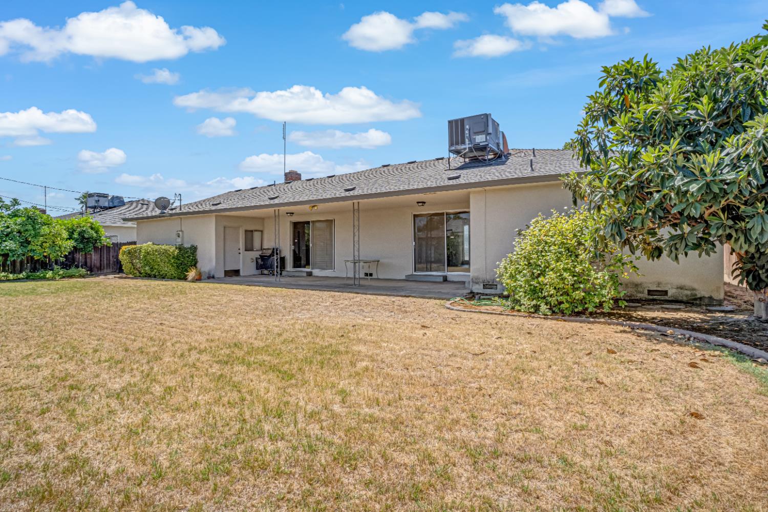 758 E Dovewood Ln, Fresno, CA 93710