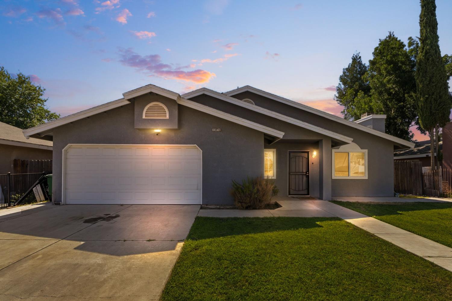 13415 S Vanderburgh St, Caruthers, CA 93609