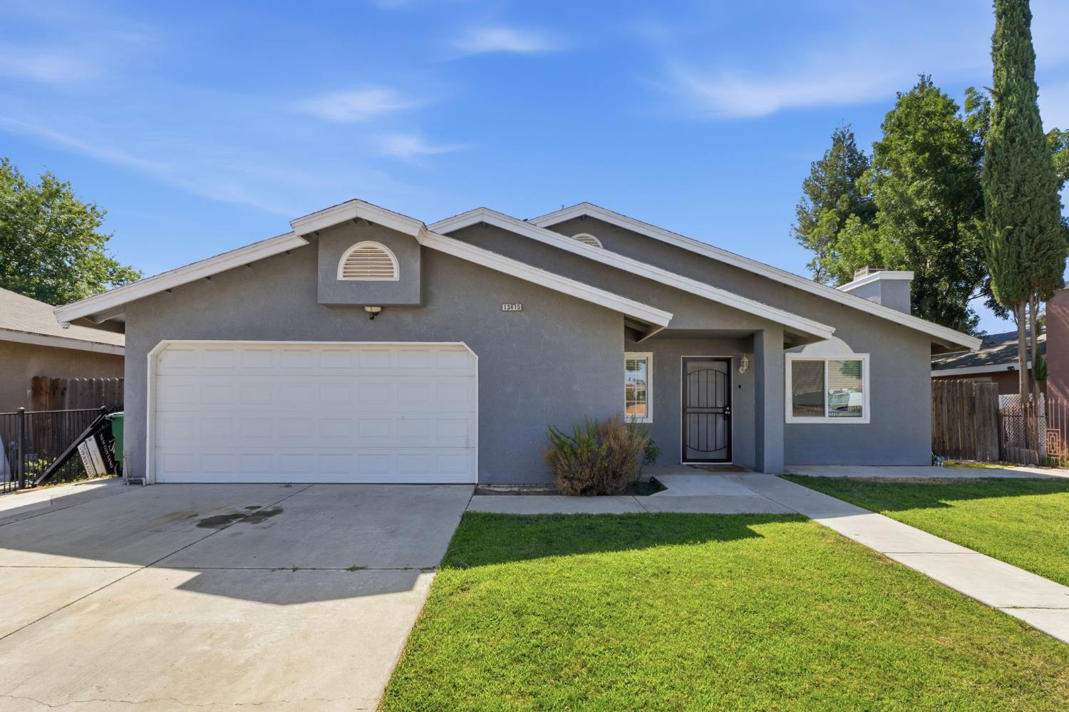 13415 S Vanderburgh St, Caruthers, CA 93609