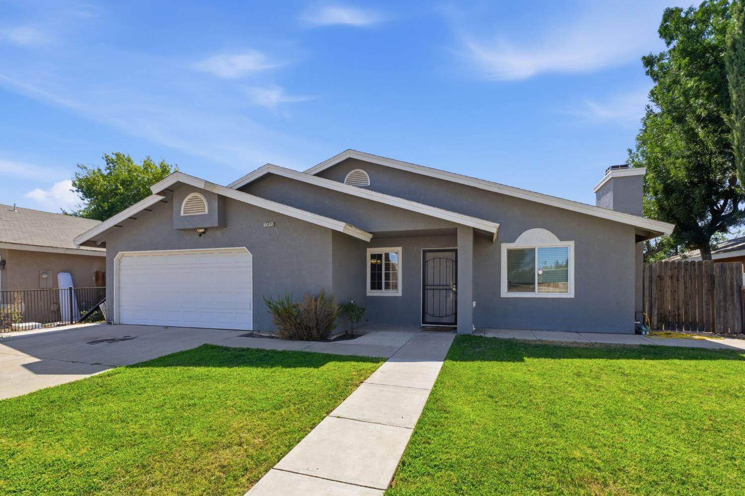 13415 S Vanderburgh St, Caruthers, CA 93609