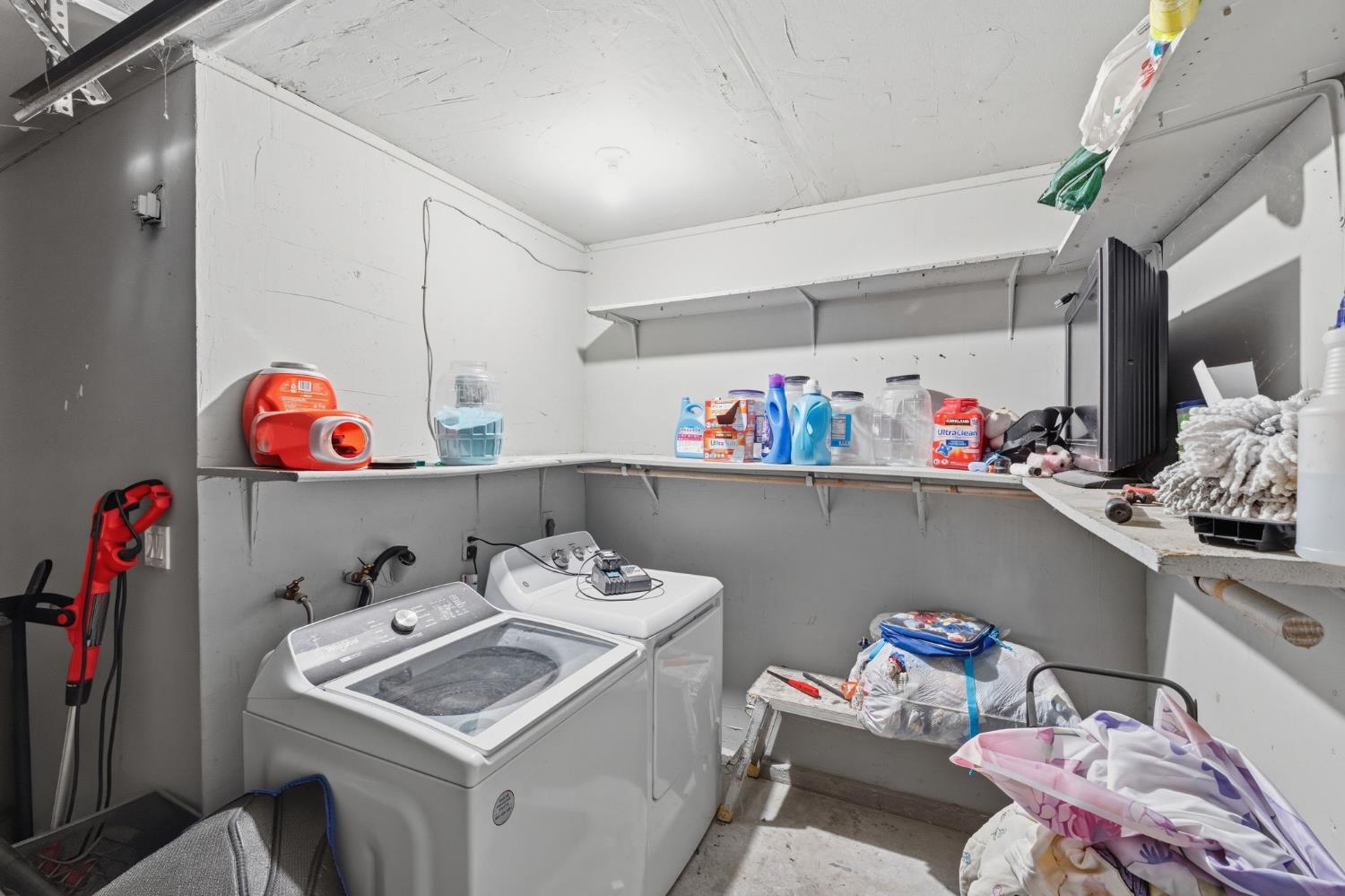 13415 S Vanderburgh St, Caruthers, CA 93609