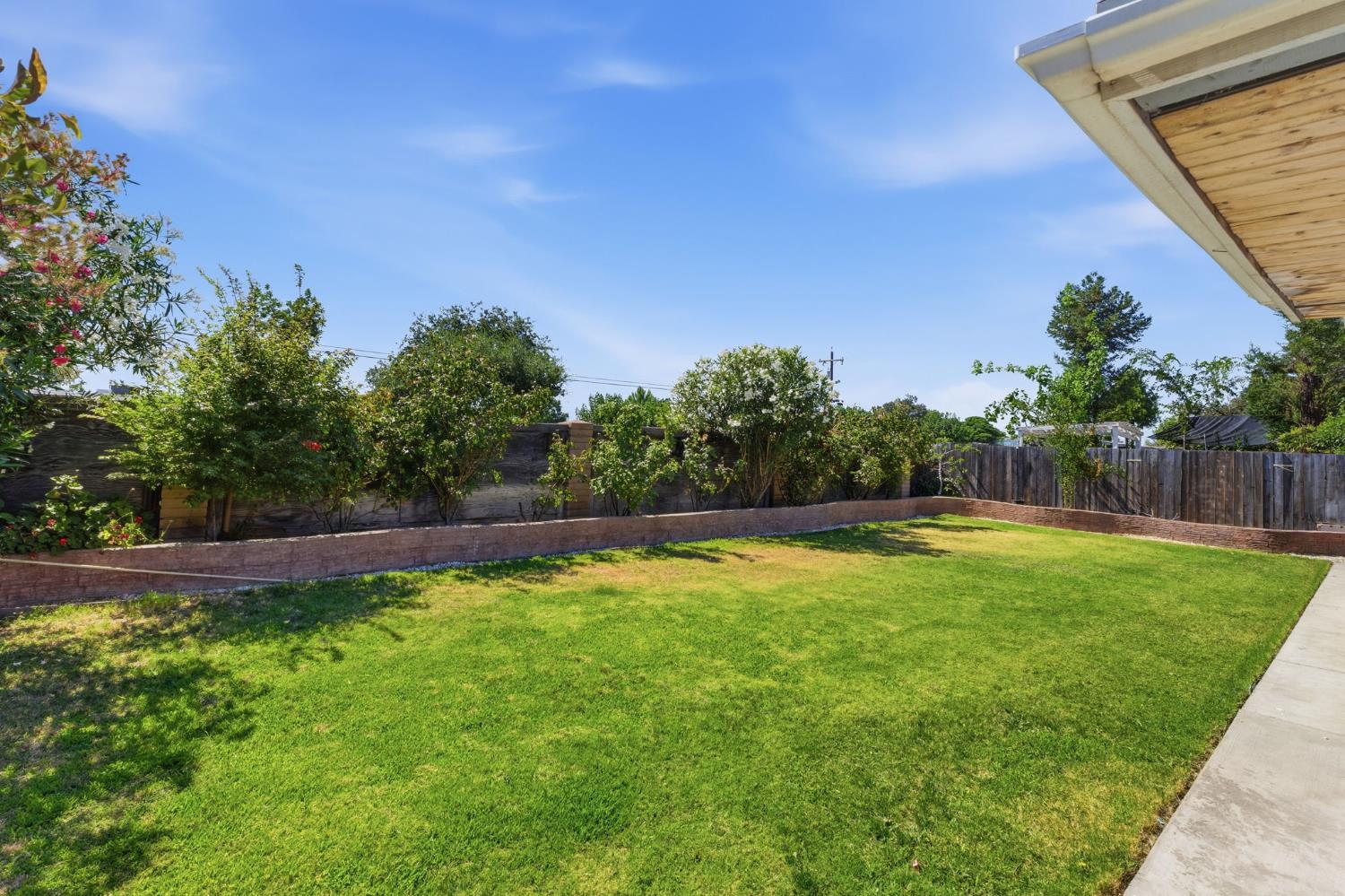 13415 S Vanderburgh St, Caruthers, CA 93609