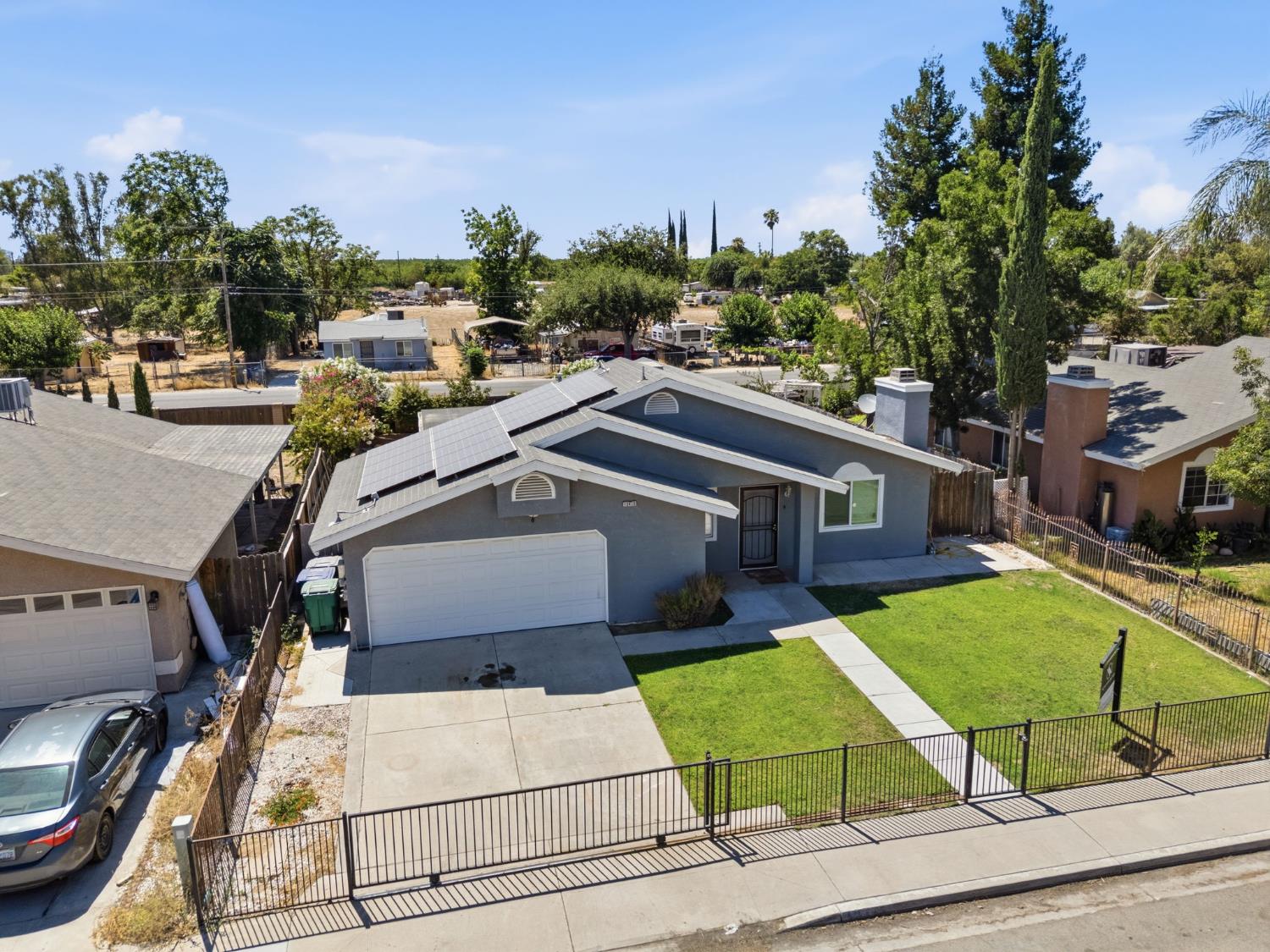 13415 S Vanderburgh St, Caruthers, CA 93609