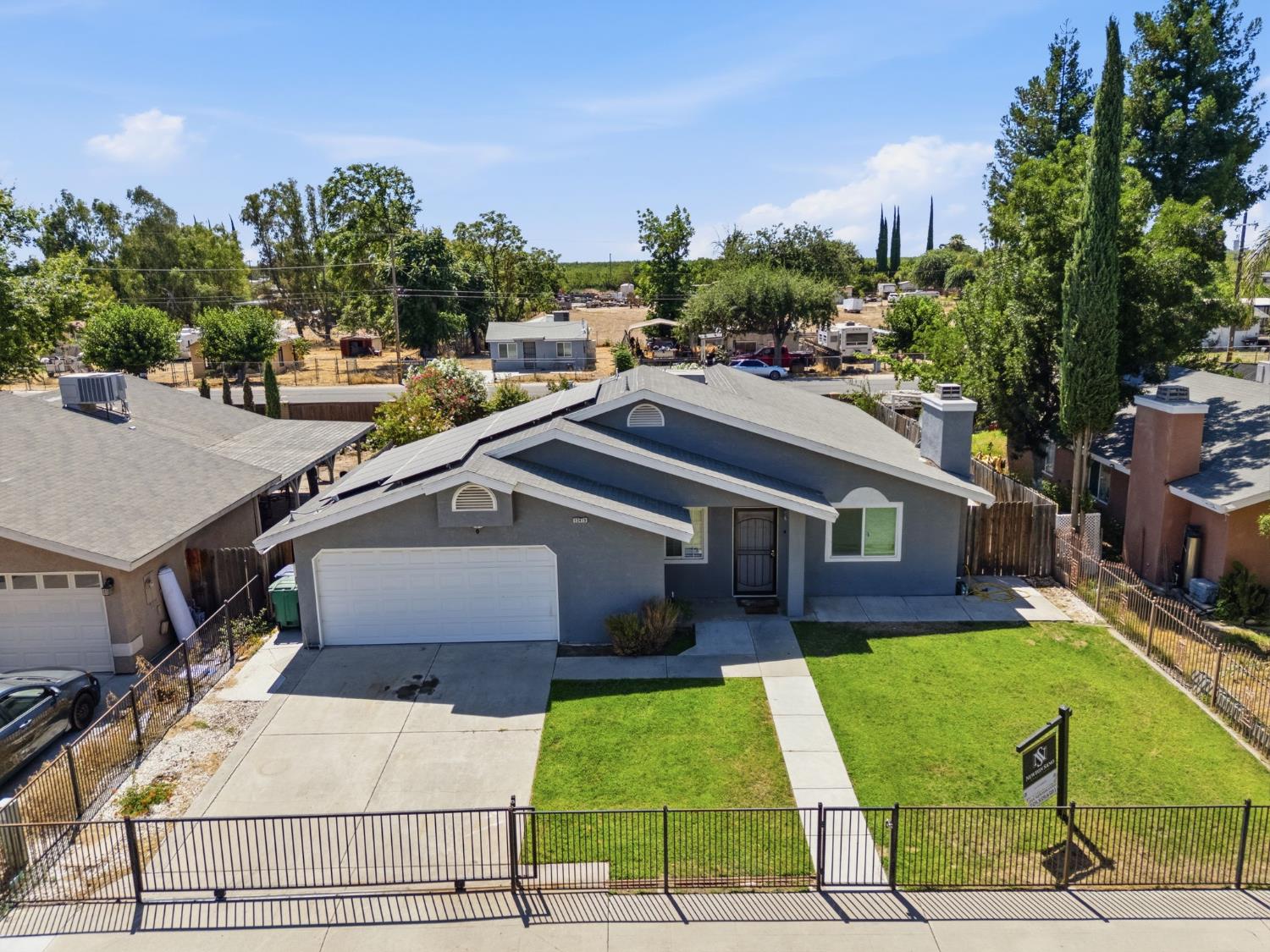 13415 S Vanderburgh St, Caruthers, CA 93609