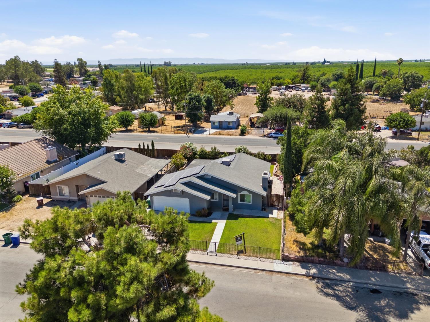 13415 S Vanderburgh St, Caruthers, CA 93609