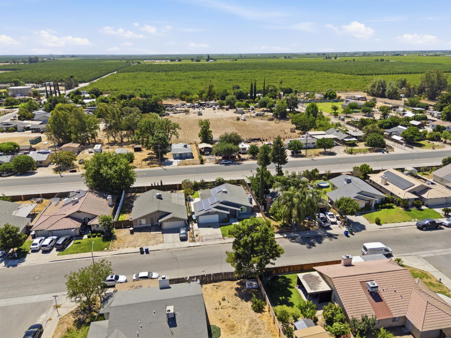 13415 S Vanderburgh St, Caruthers, CA 93609