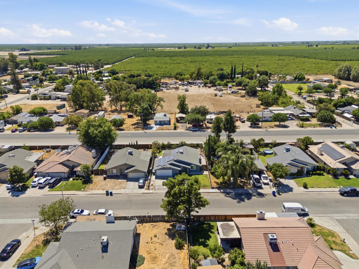 13415 S Vanderburgh St, Caruthers, CA 93609