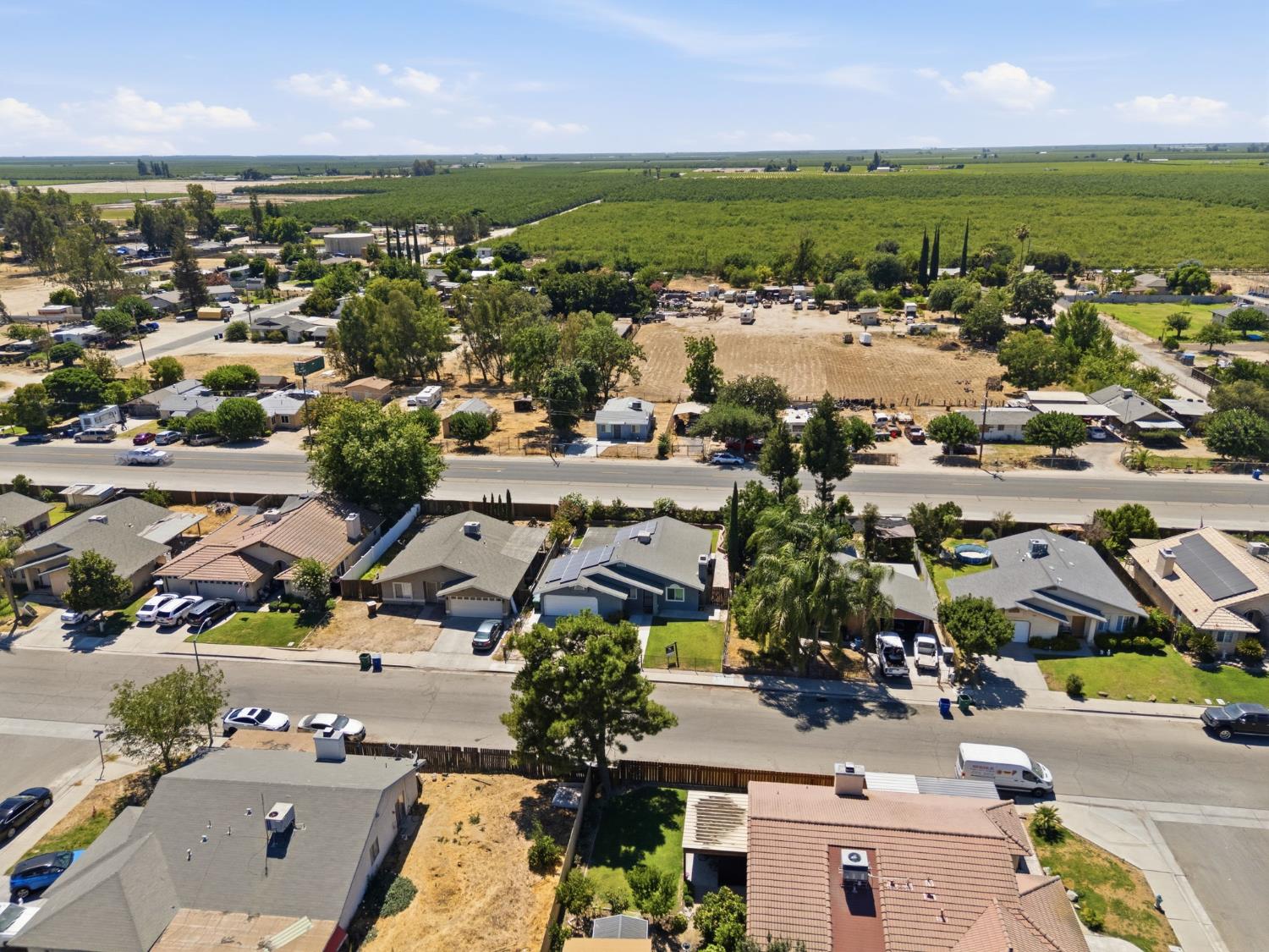 13415 S Vanderburgh St, Caruthers, CA 93609