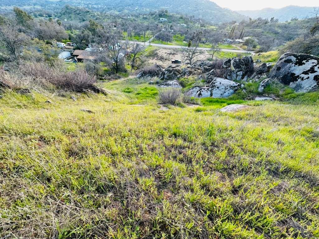 344 Squaw Valley Rd, Yokuts Valley, CA 93675