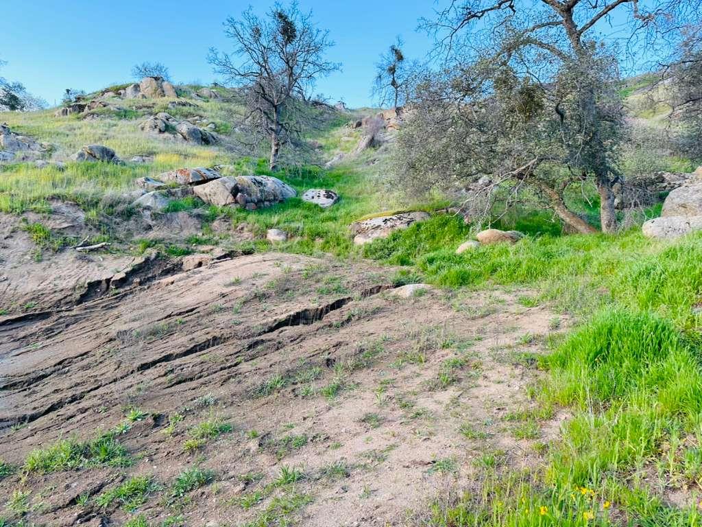 344 Squaw Valley Rd, Yokuts Valley, CA 93675