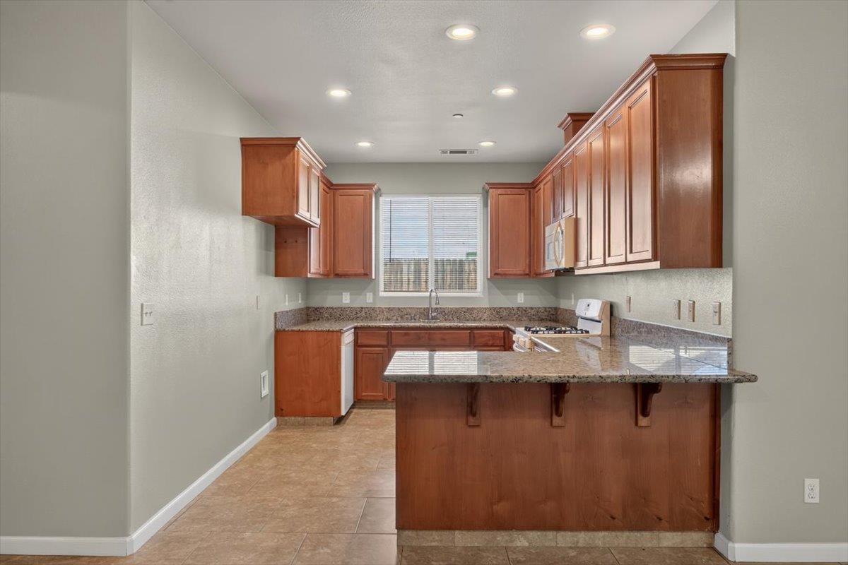 750 Celaya Way, Orange Cove, CA 93646