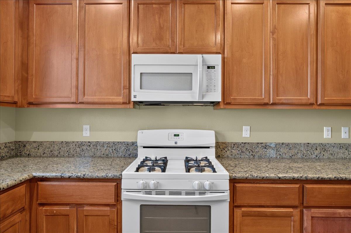 750 Celaya Way, Orange Cove, CA 93646