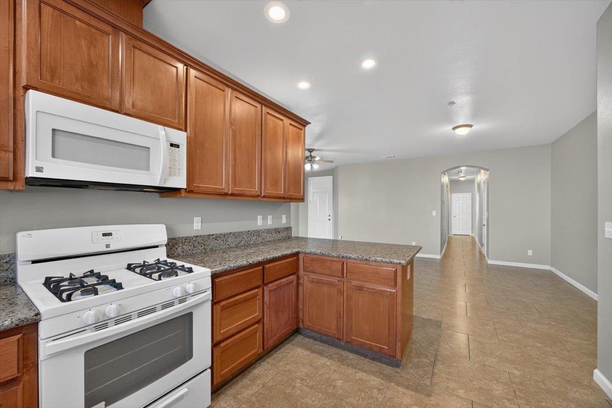 750 Celaya Way, Orange Cove, CA 93646