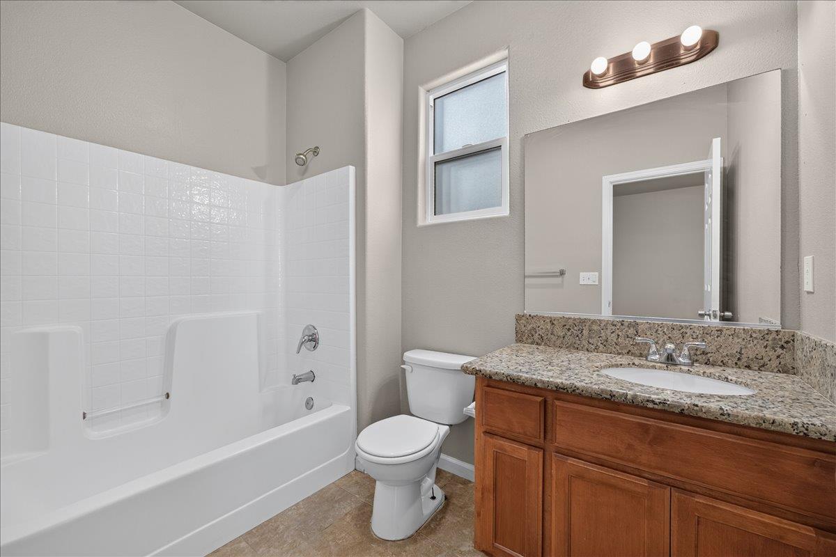 750 Celaya Way, Orange Cove, CA 93646