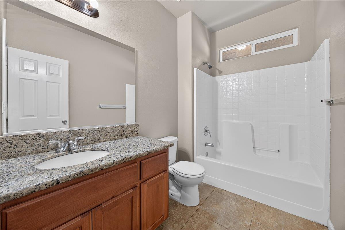 750 Celaya Way, Orange Cove, CA 93646