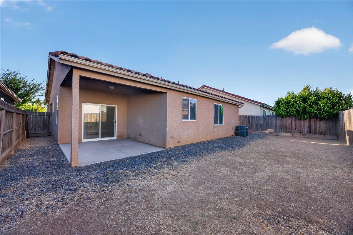 750 Celaya Way, Orange Cove, CA 93646