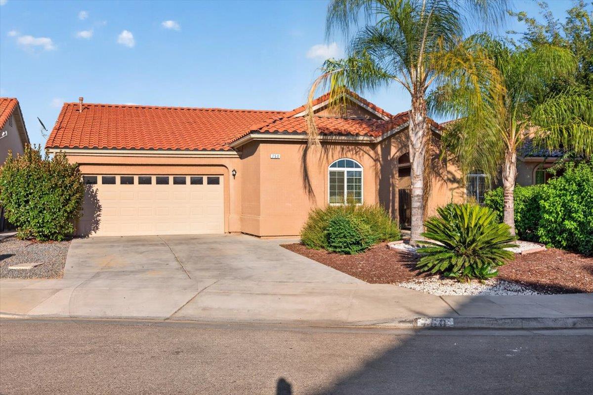 750 Celaya Way, Orange Cove, CA 93646