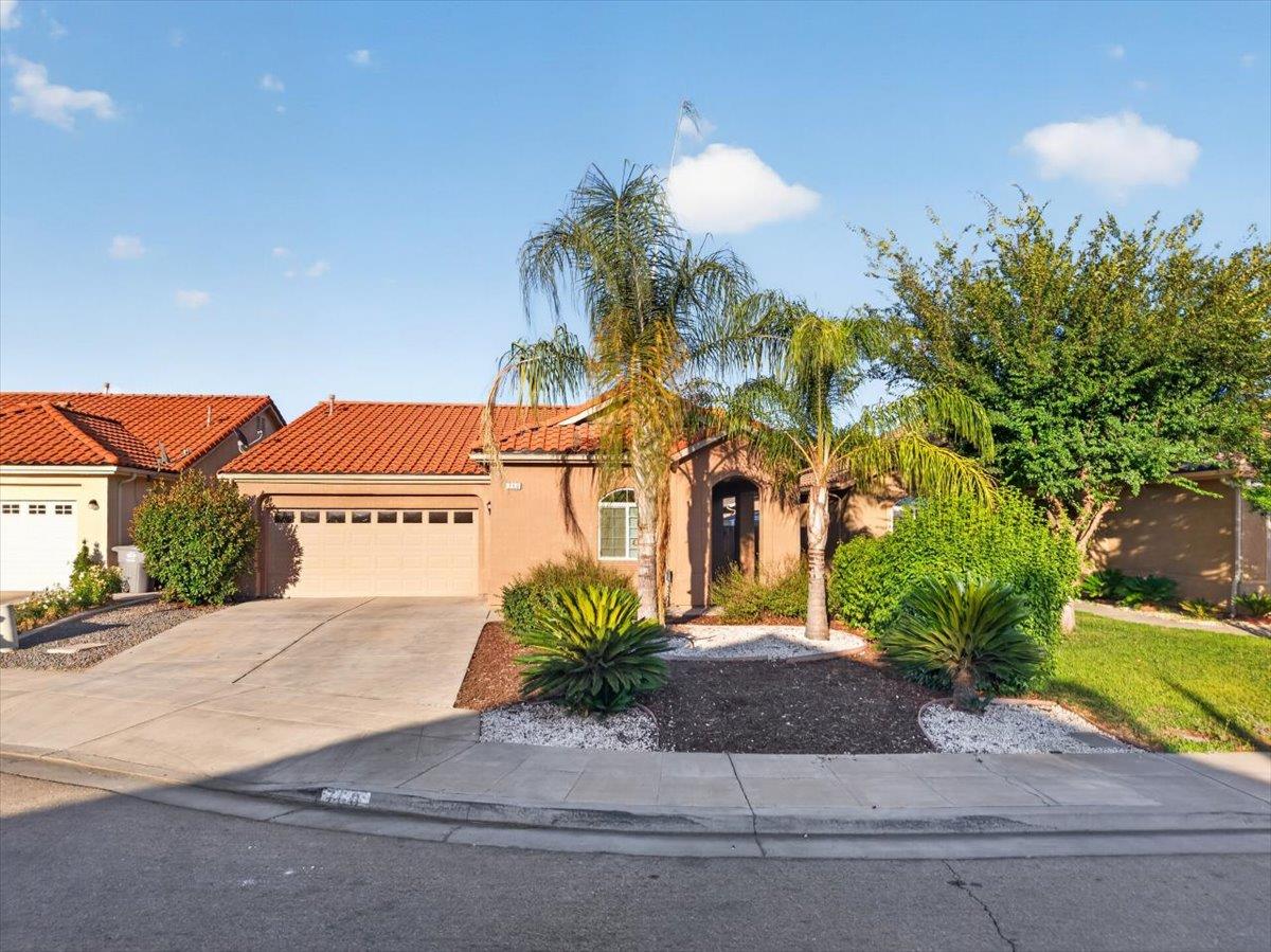 750 Celaya Way, Orange Cove, CA 93646