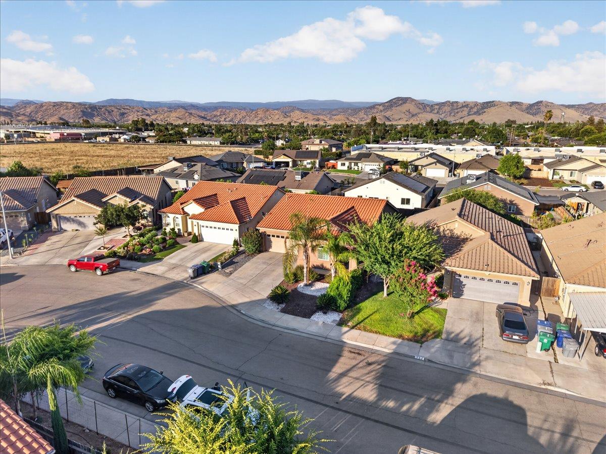 750 Celaya Way, Orange Cove, CA 93646