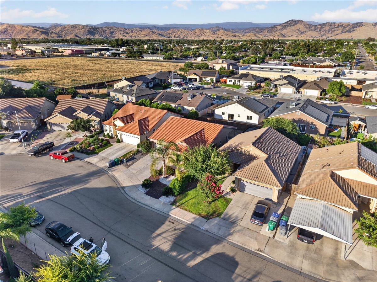 750 Celaya Way, Orange Cove, CA 93646