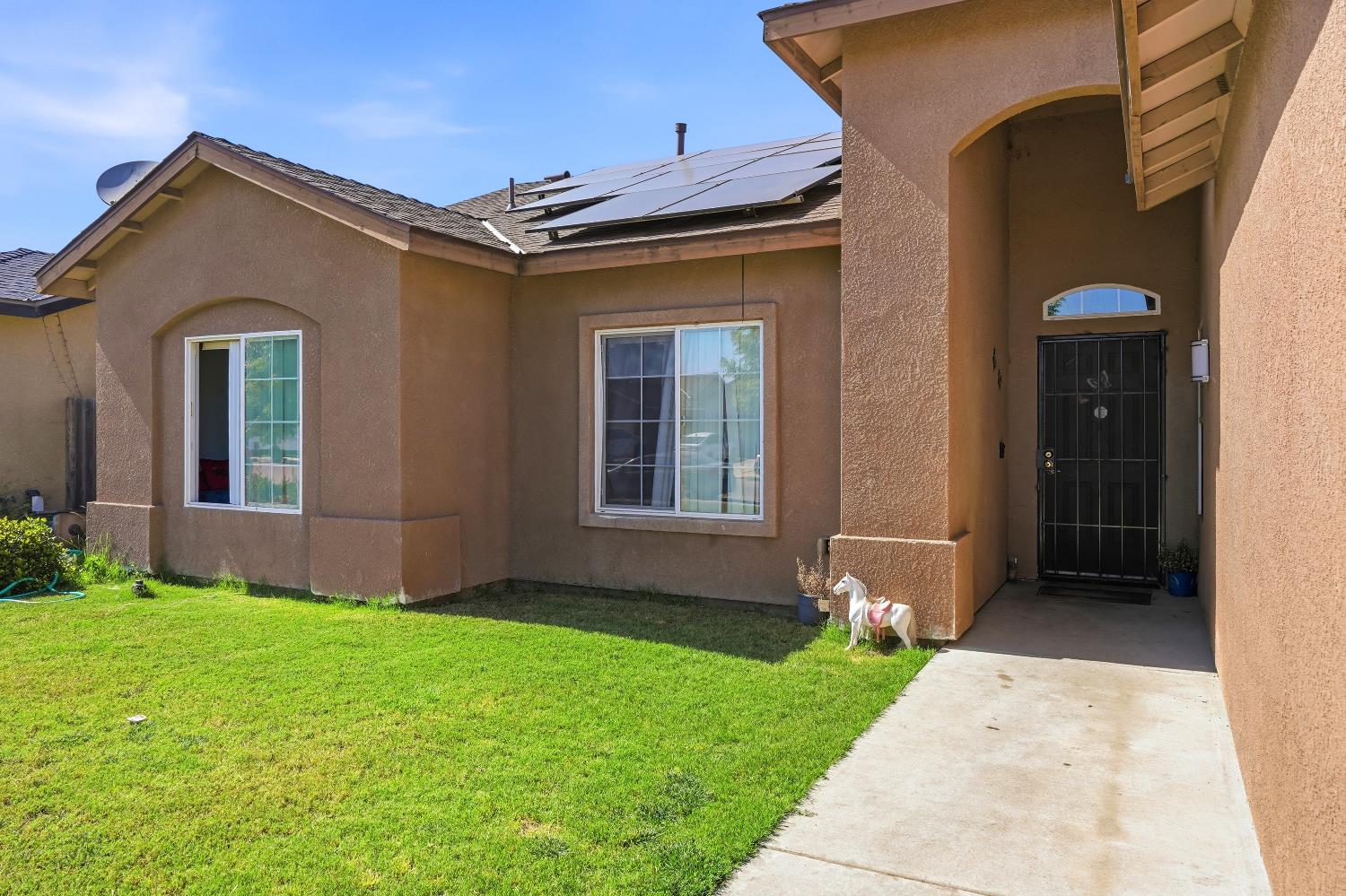 7438 Ensminger Ave E, Visalia, CA 93291