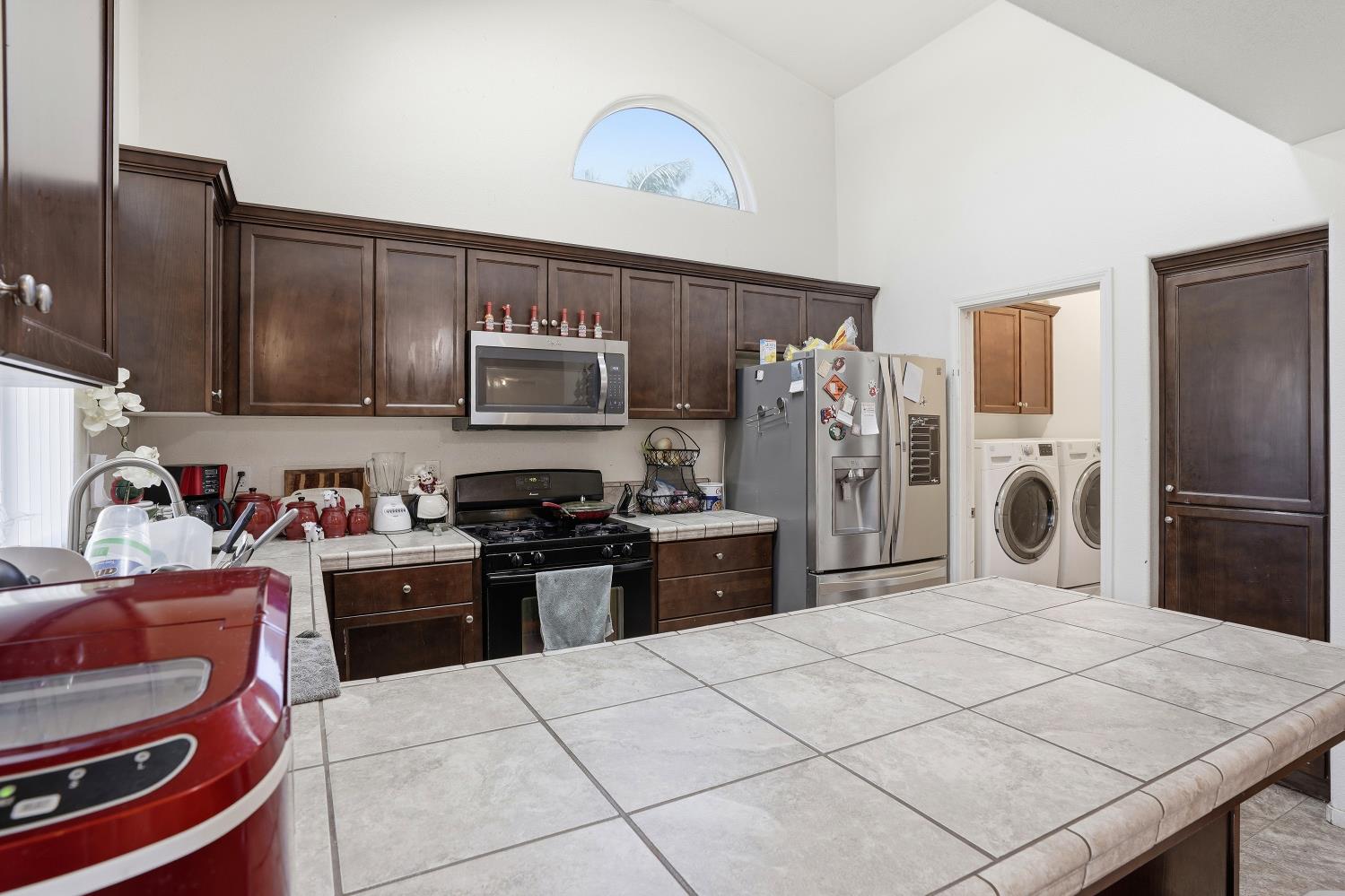 7438 Ensminger Ave E, Visalia, CA 93291