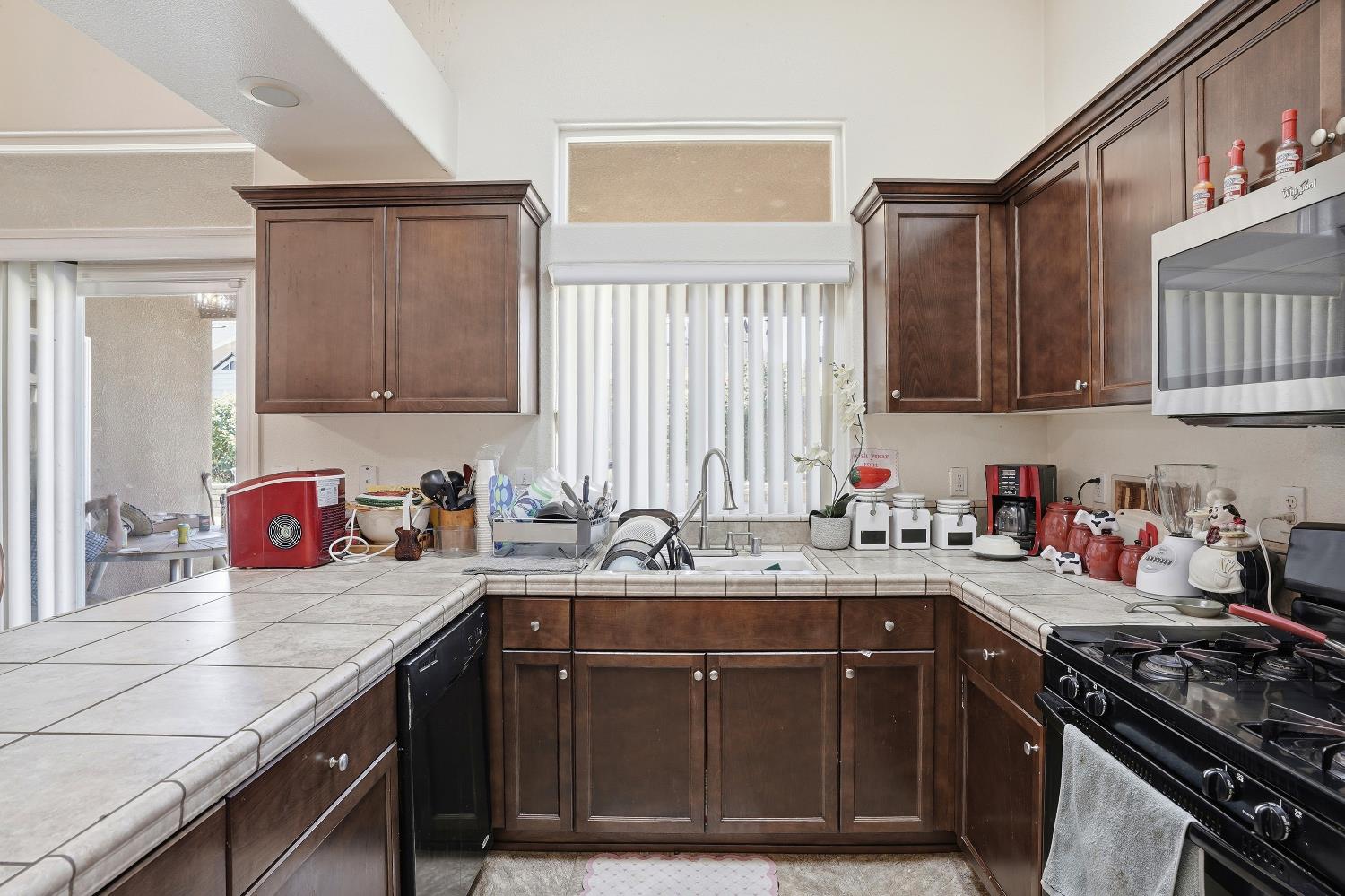 7438 Ensminger Ave E, Visalia, CA 93291