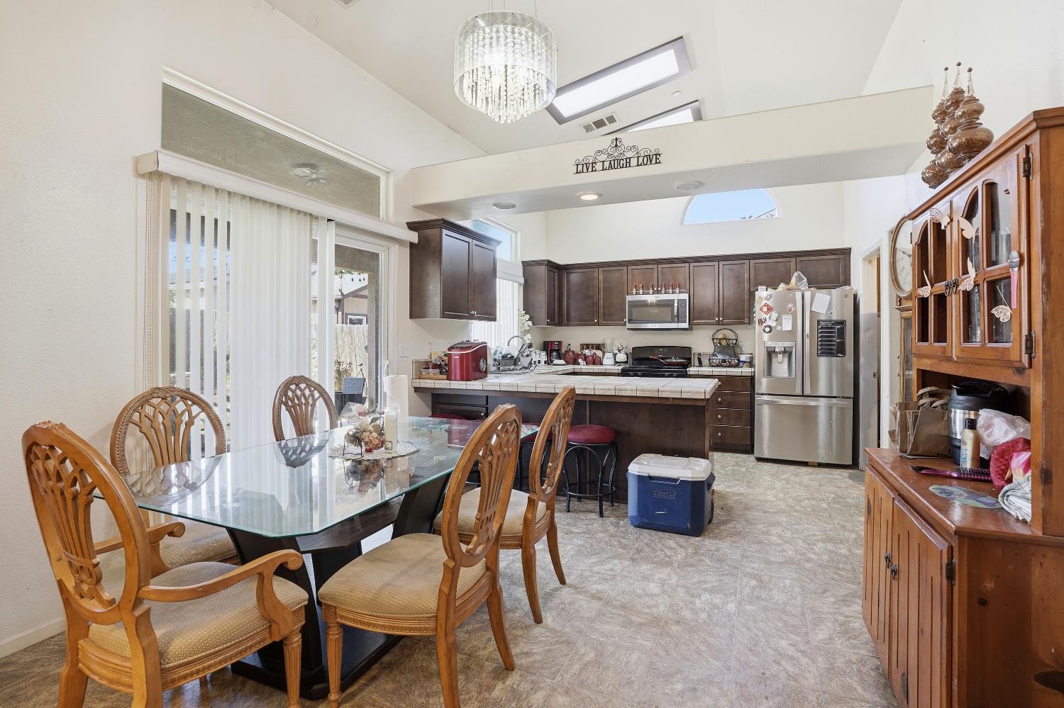 7438 Ensminger Ave E, Visalia, CA 93291