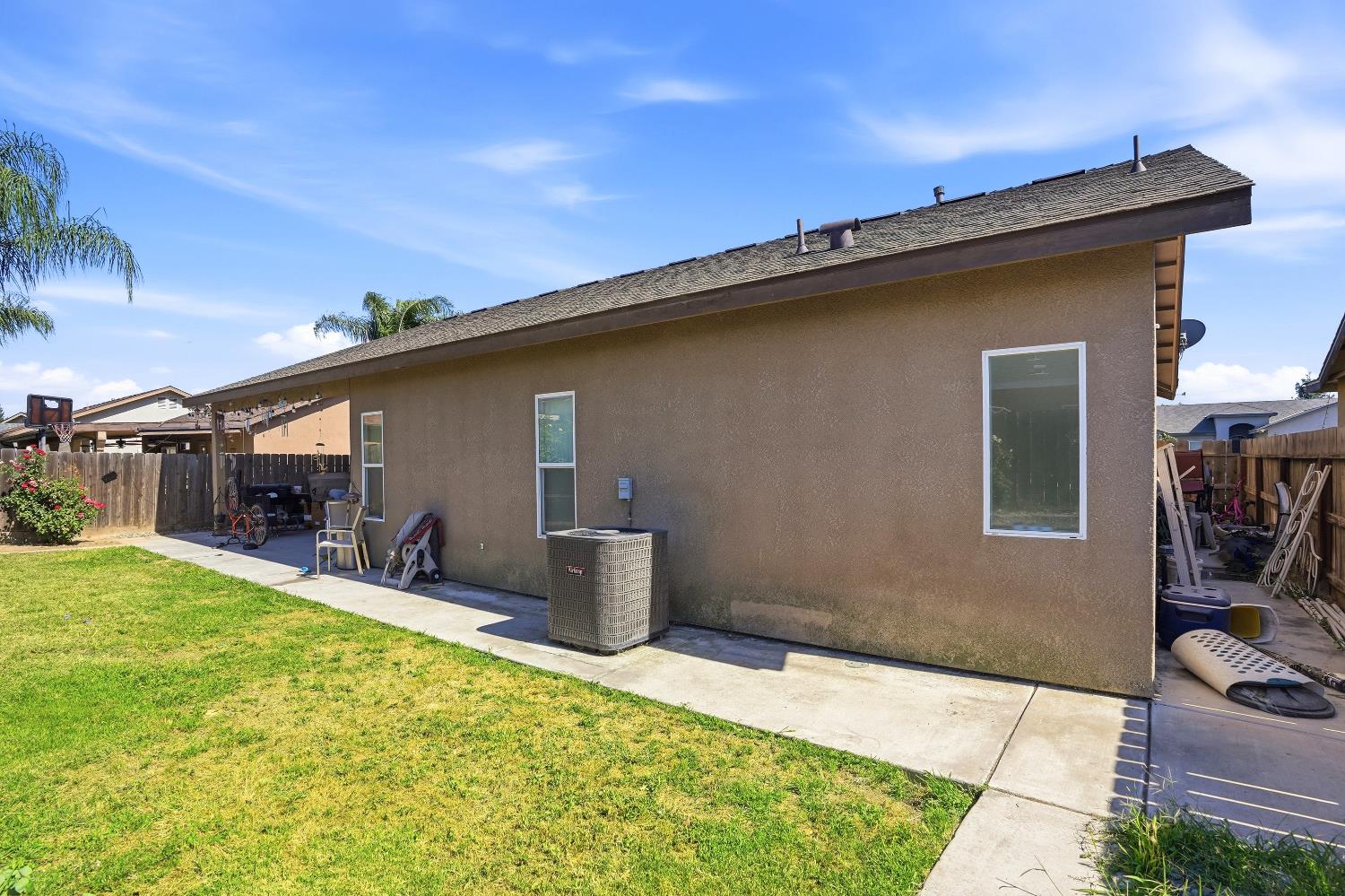 7438 Ensminger Ave E, Visalia, CA 93291