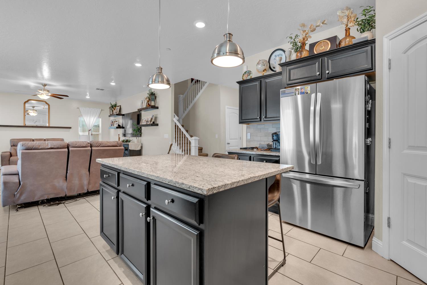 5955 E Belgravia Ave, Fresno, CA 93727