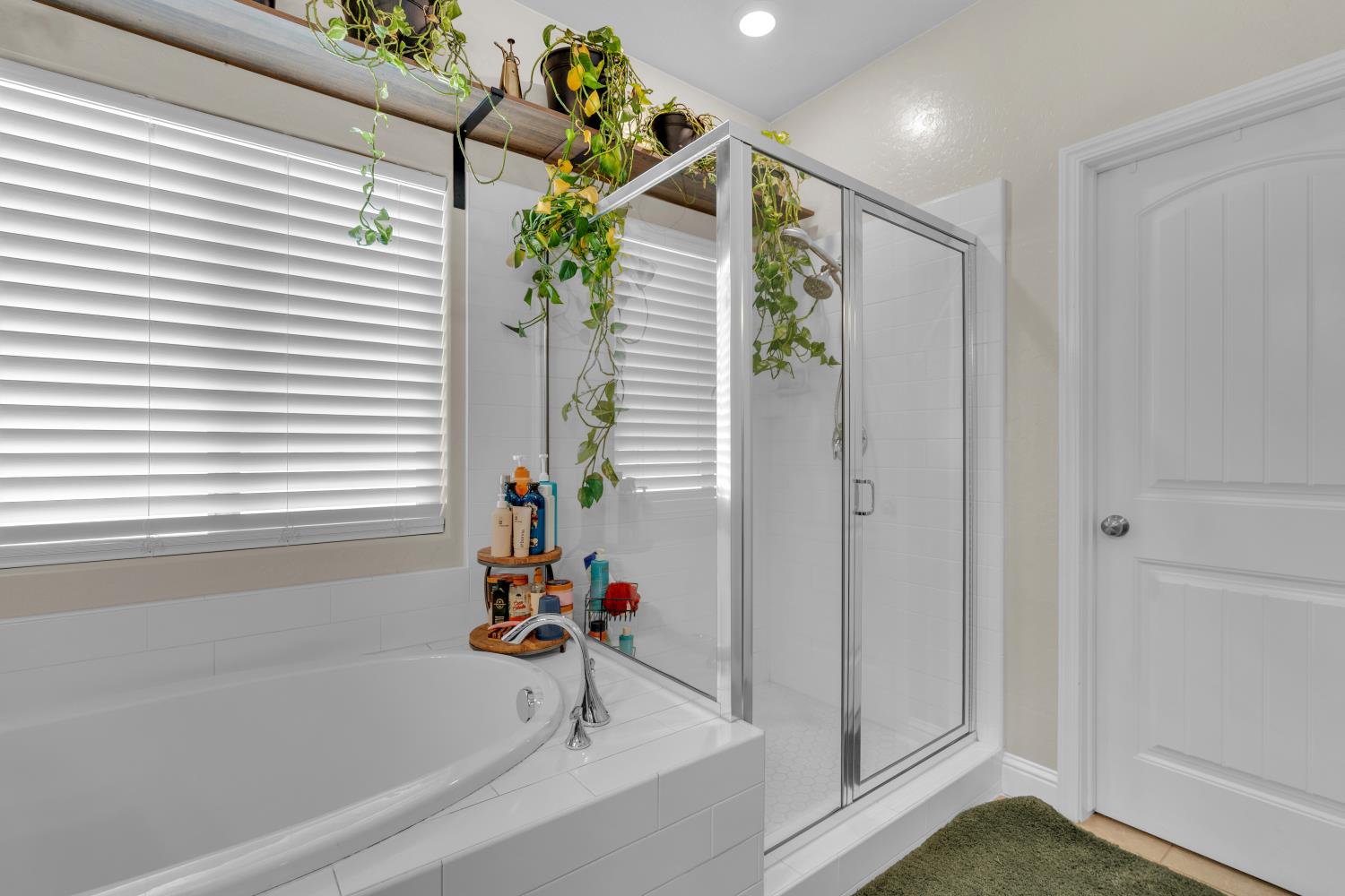 5955 E Belgravia Ave, Fresno, CA 93727