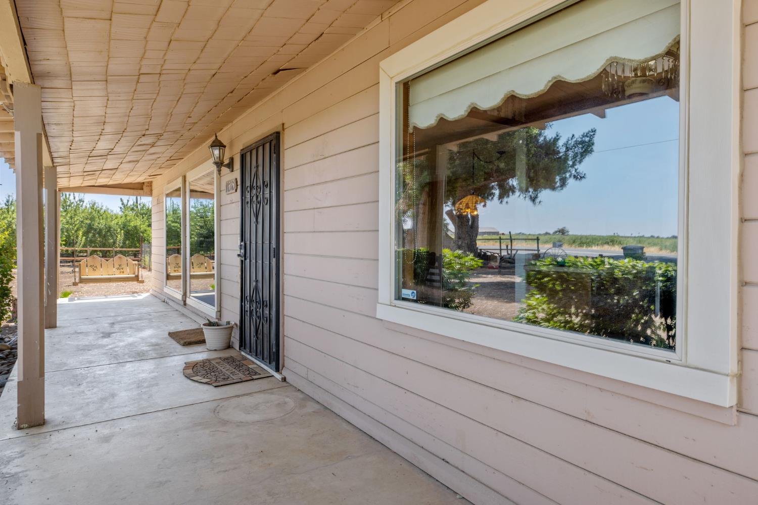 16565 Lacey Blvd, Lemoore, CA 93245