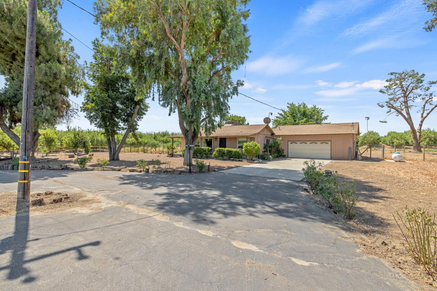 16565 Lacey Blvd, Lemoore, CA 93245