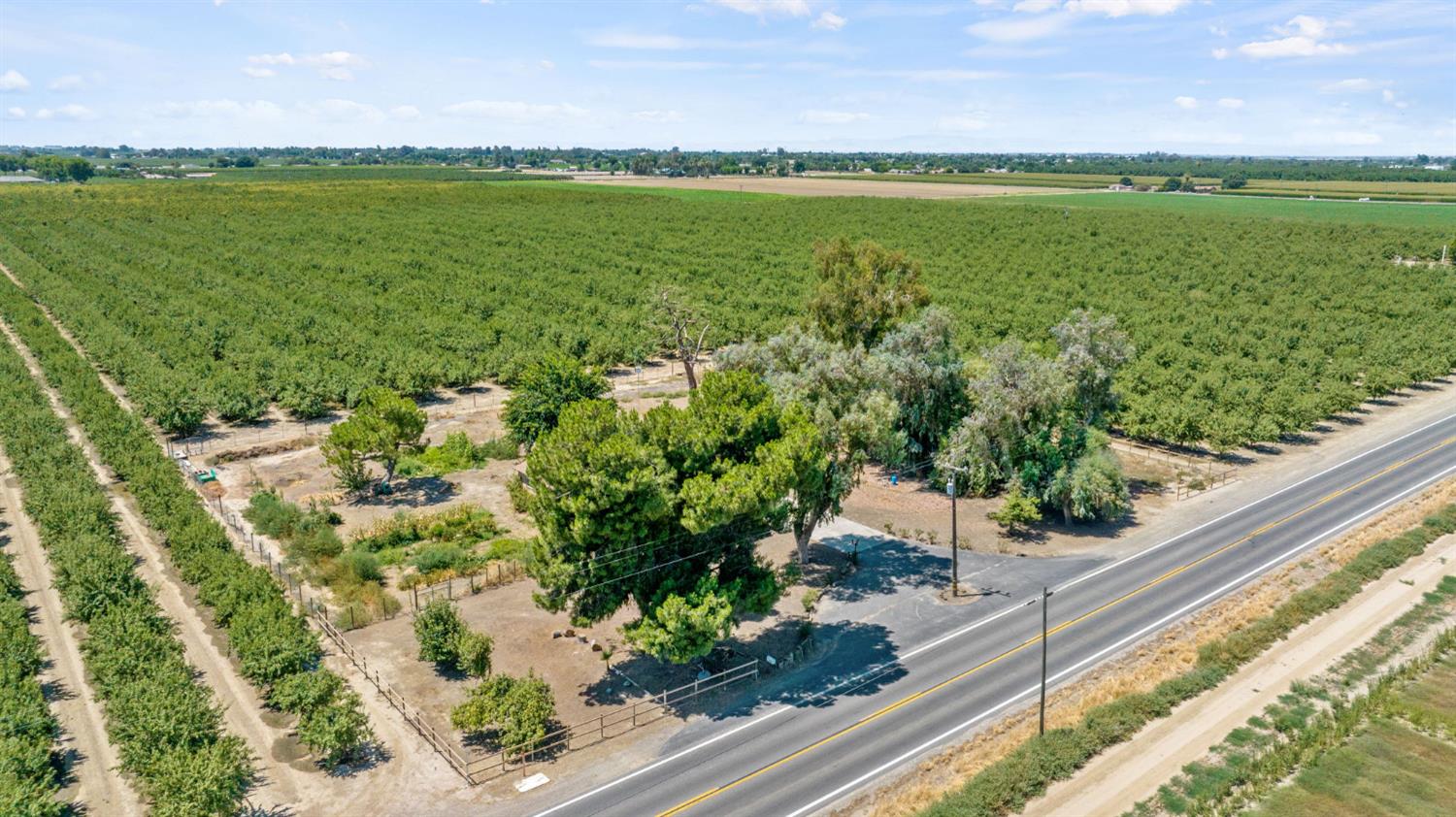 16565 Lacey Blvd, Lemoore, CA 93245