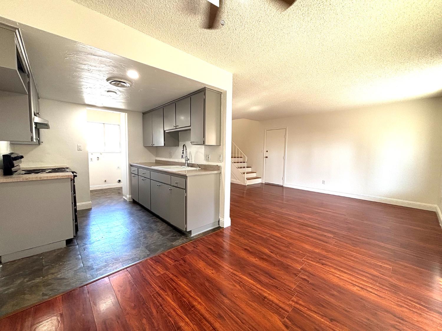 4929 N Winery Cir #112, Fresno, CA 93726