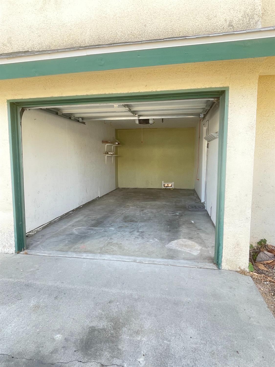 4929 N Winery Cir #112, Fresno, CA 93726