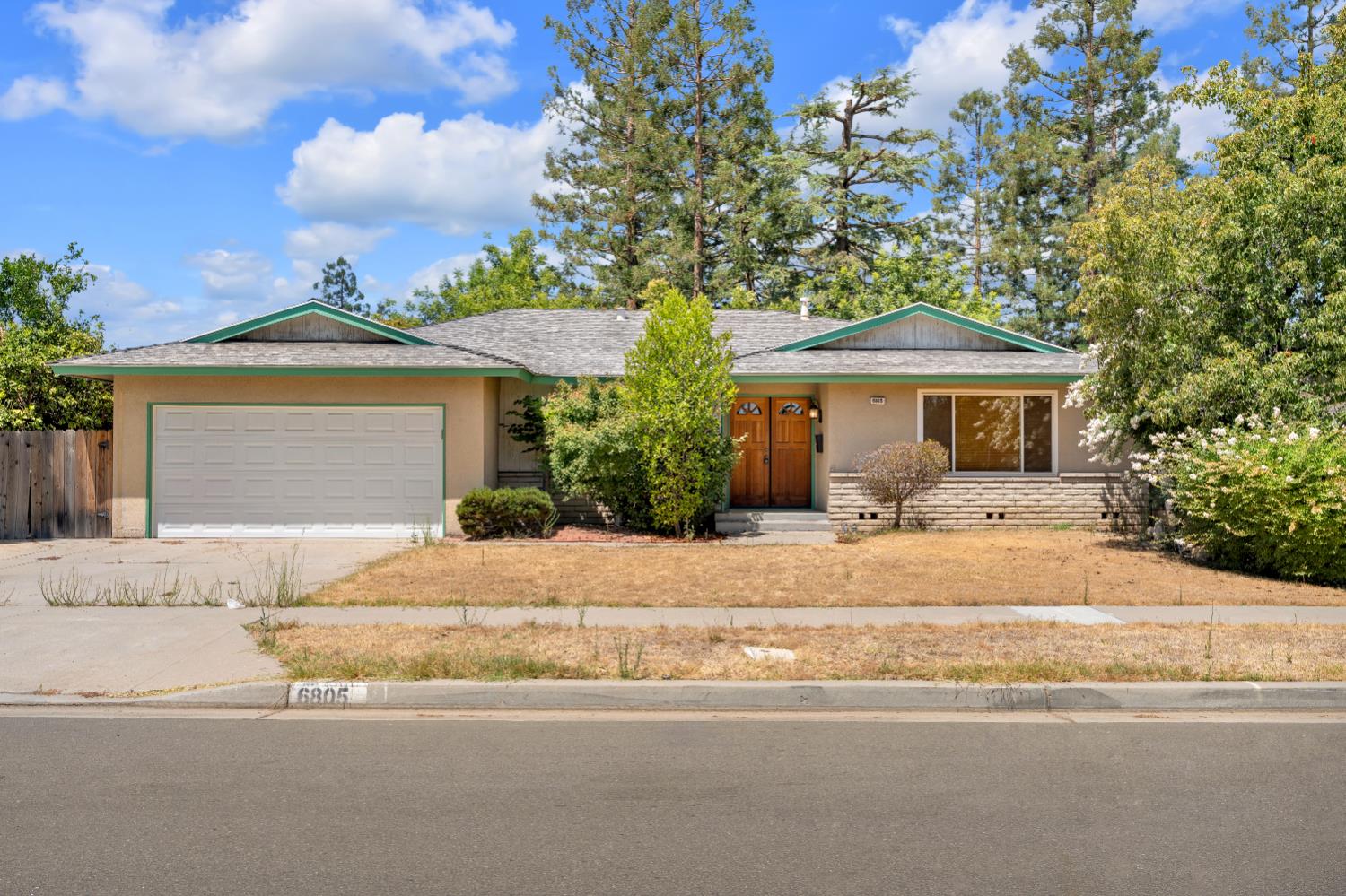 6805 N Backer, Fresno, CA 93710