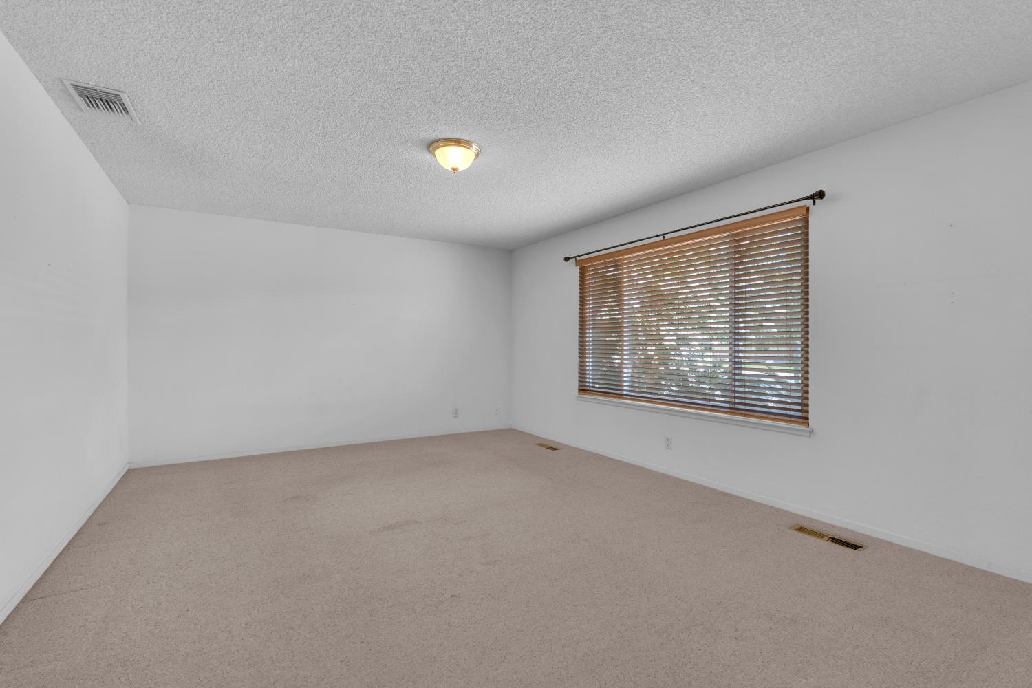 6805 N Backer, Fresno, CA 93710