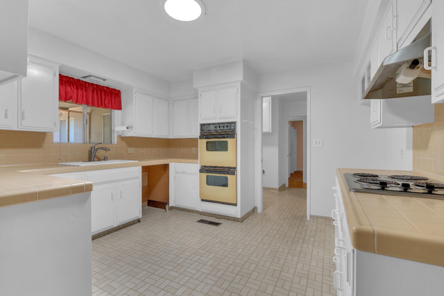 6805 N Backer, Fresno, CA 93710