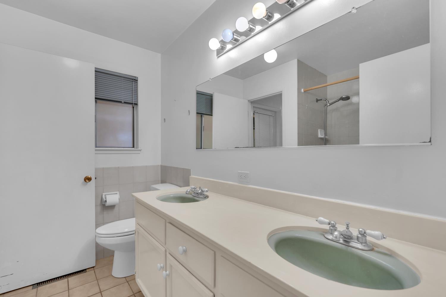 6805 N Backer, Fresno, CA 93710
