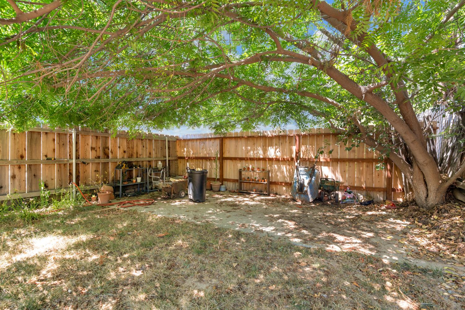 6805 N Backer, Fresno, CA 93710